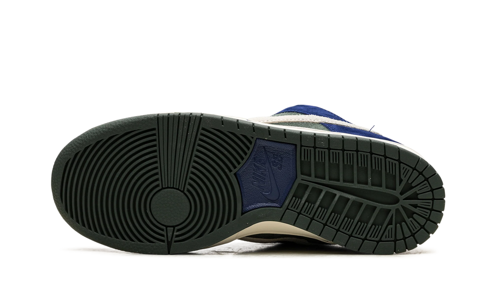 SB Dunk "Deep Royal Blue" HF3704 400