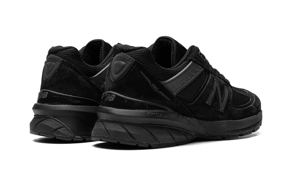 990v5 "Made in USA Triple Black" M990BB5
