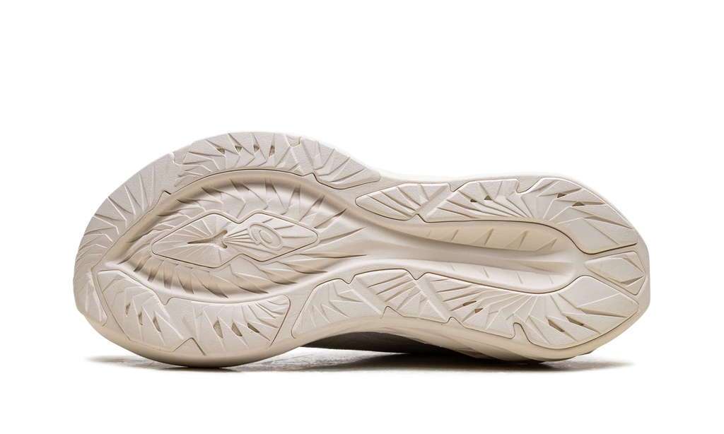 Novablast 4 "White / White" 1011B693 102