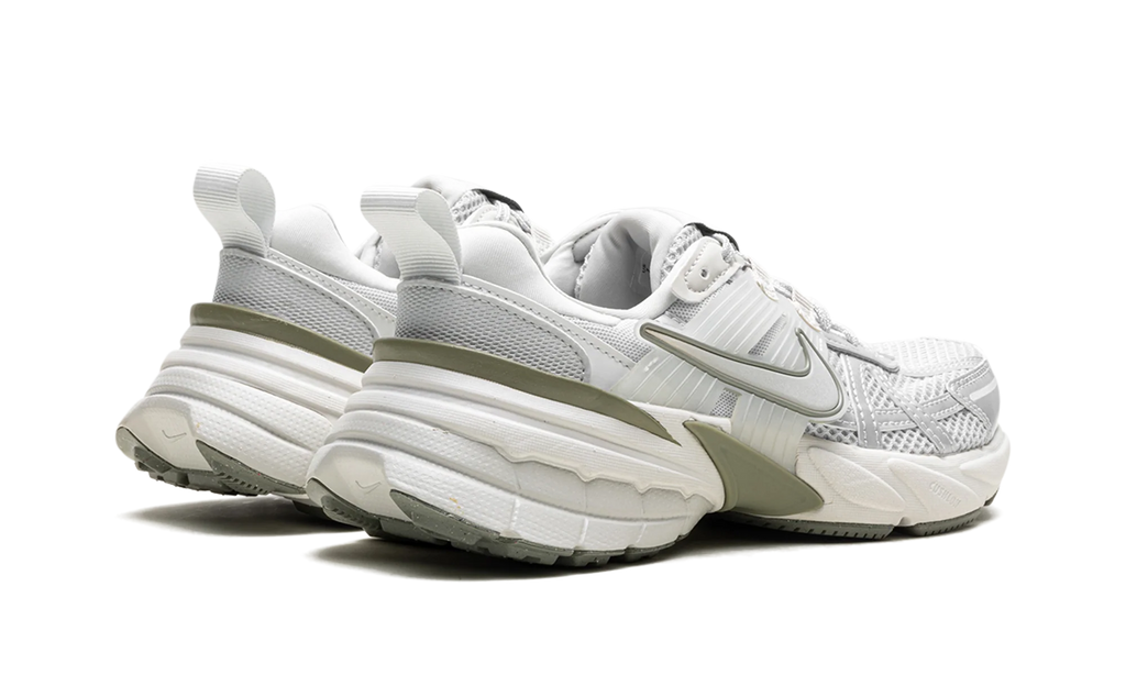 V2K Run WMNS "Photon Dust Light Silver" FD0736 006