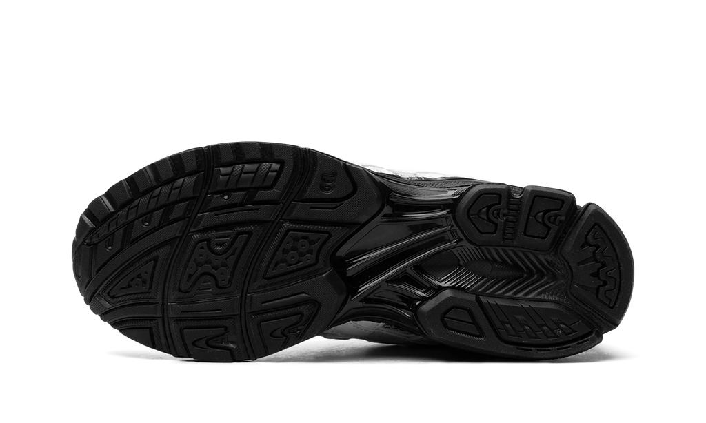 GEL-Kayano Legacy "GmbH - White / Black" 1203A350 100