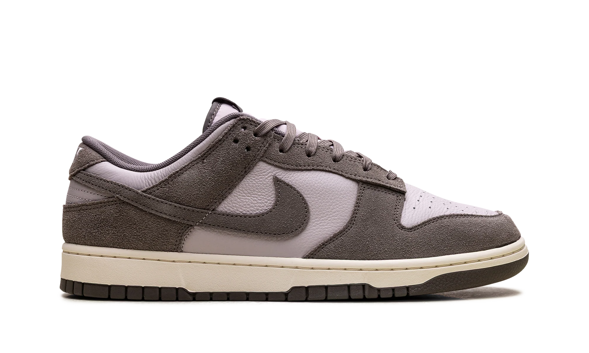Dunk Low SE "Platinum Violet" FQ8249 001