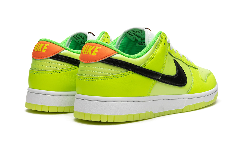 Dunk Low "Glow in the Dark" FJ4610 702