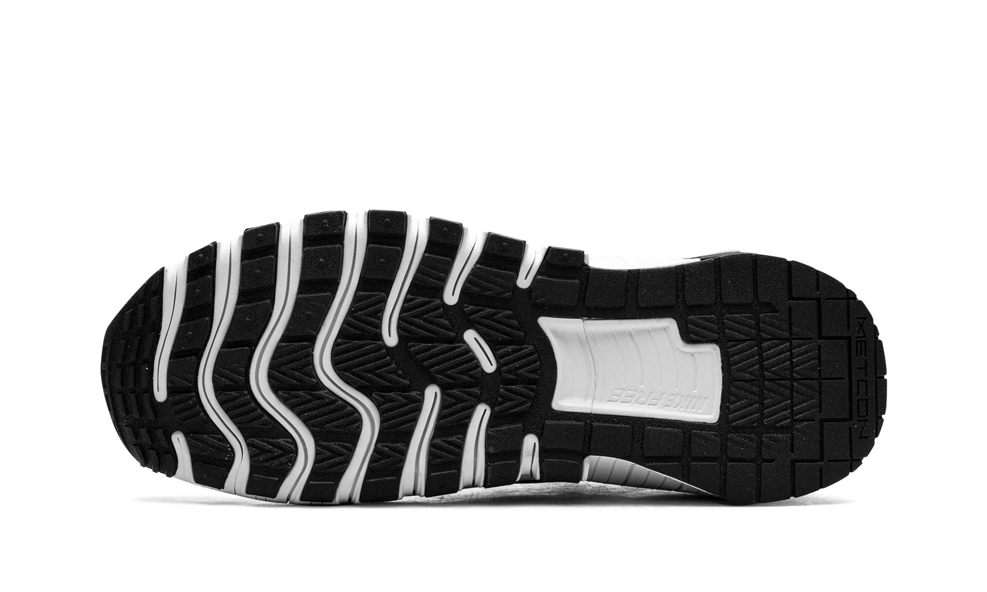 Free Metcon 6 "Black / White" FJ7127 001