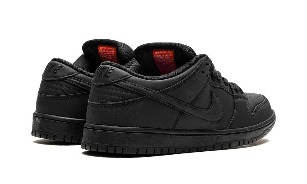 SB Dunk "Triple Black" FJ1674 001