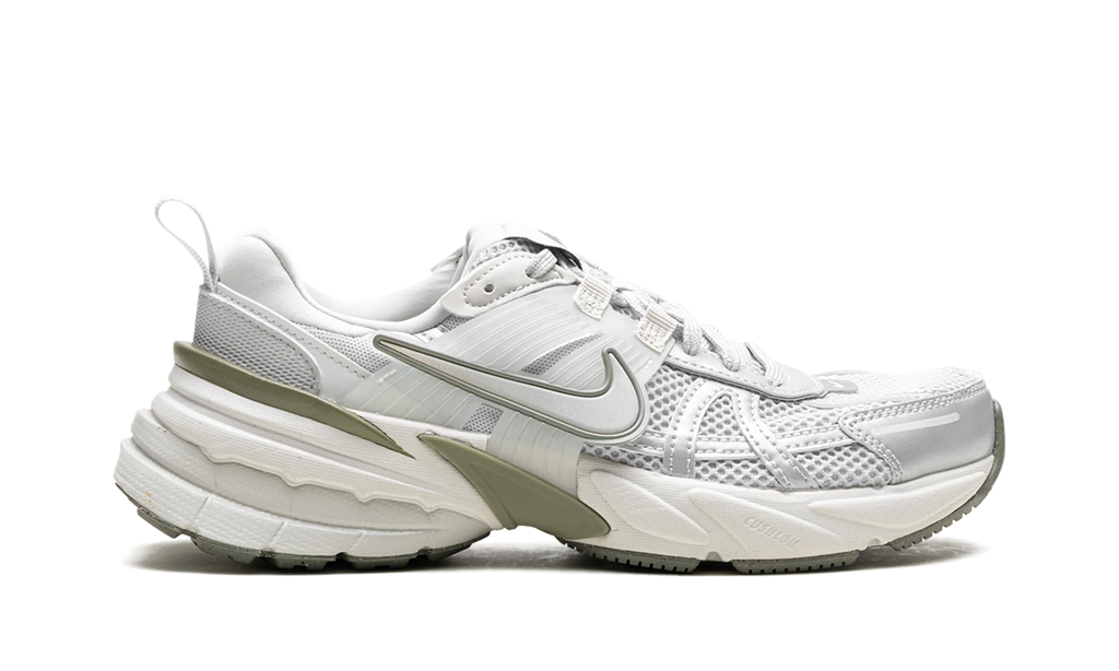 V2K Run WMNS "Photon Dust Light Silver" FD0736 006
