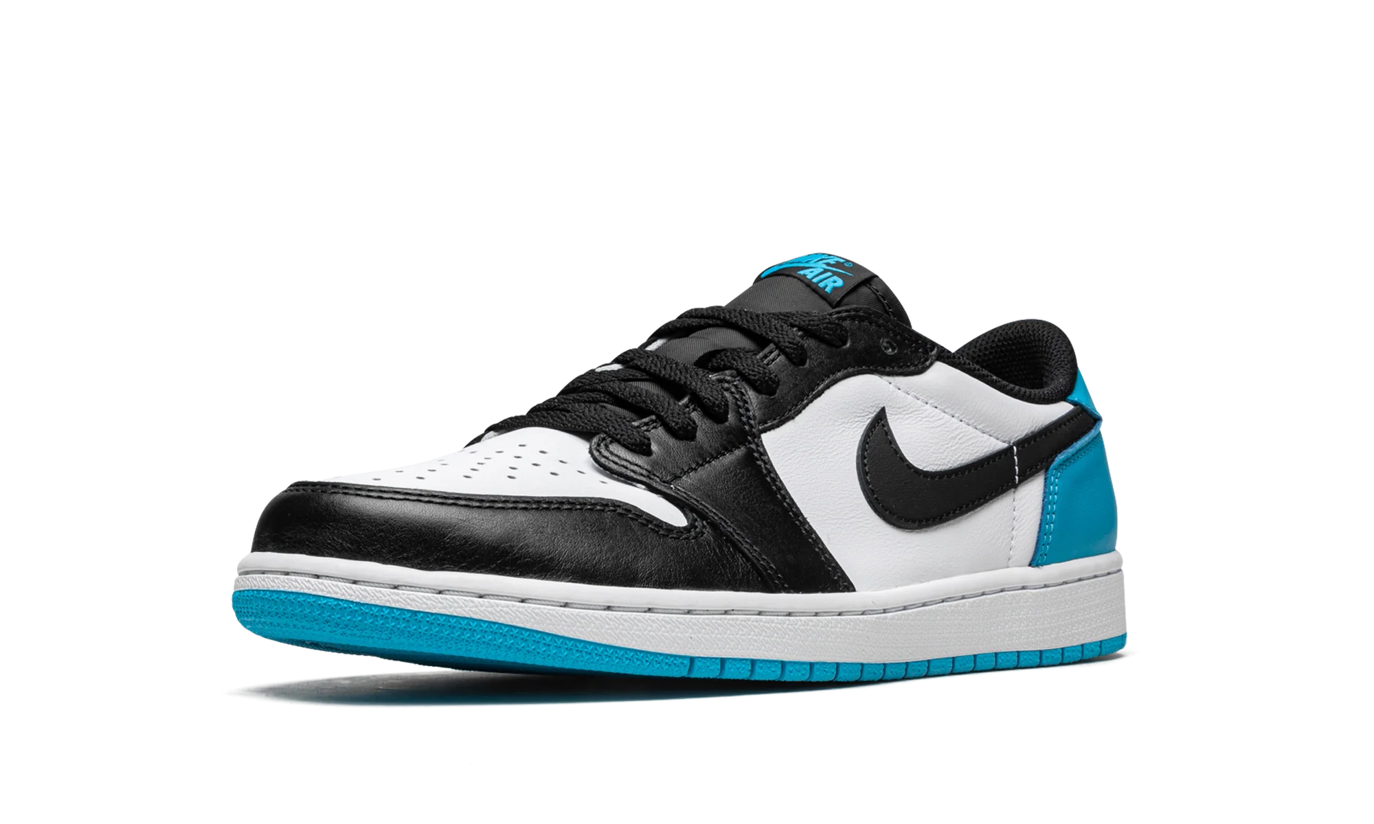 Air Jordan 1 Low OG "UNC" CZ0790 104
