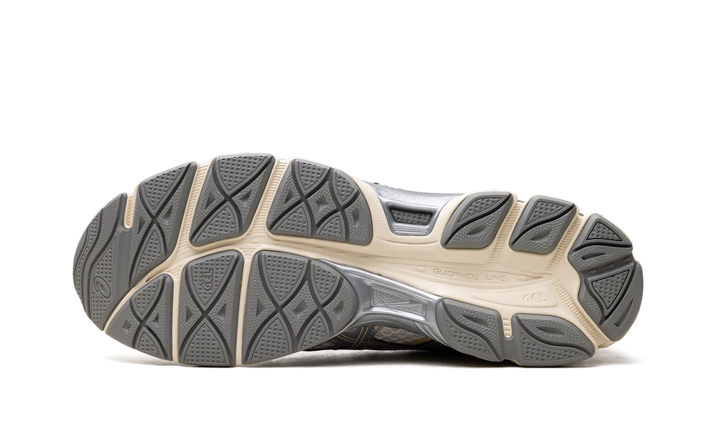 GEL-Cumulus 16 "Cream / Clay Grey" 1203A733 101