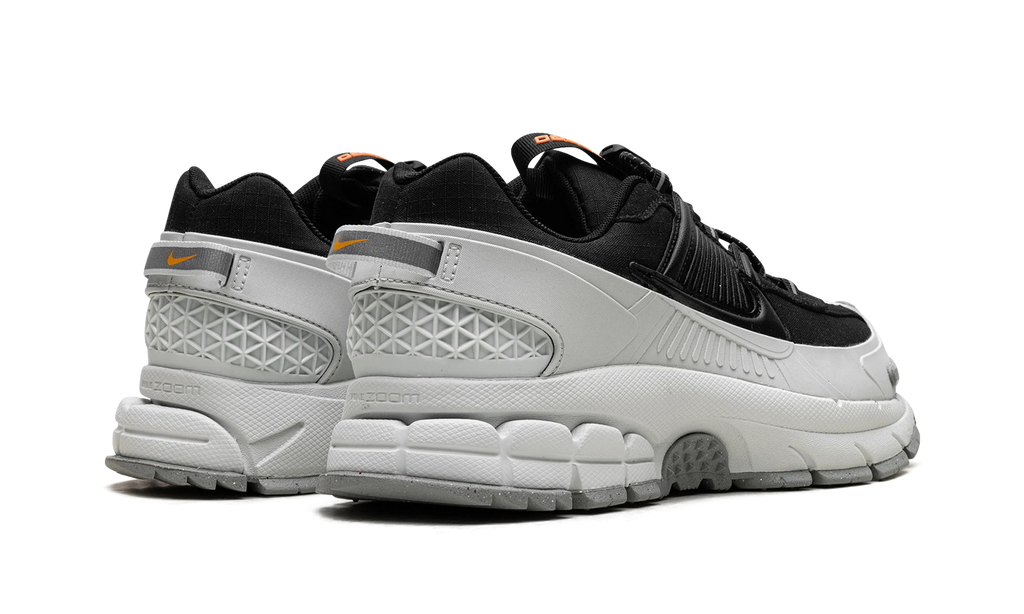 Zoom Vomero 5 Roam "Black Light Silver" FV2295 001