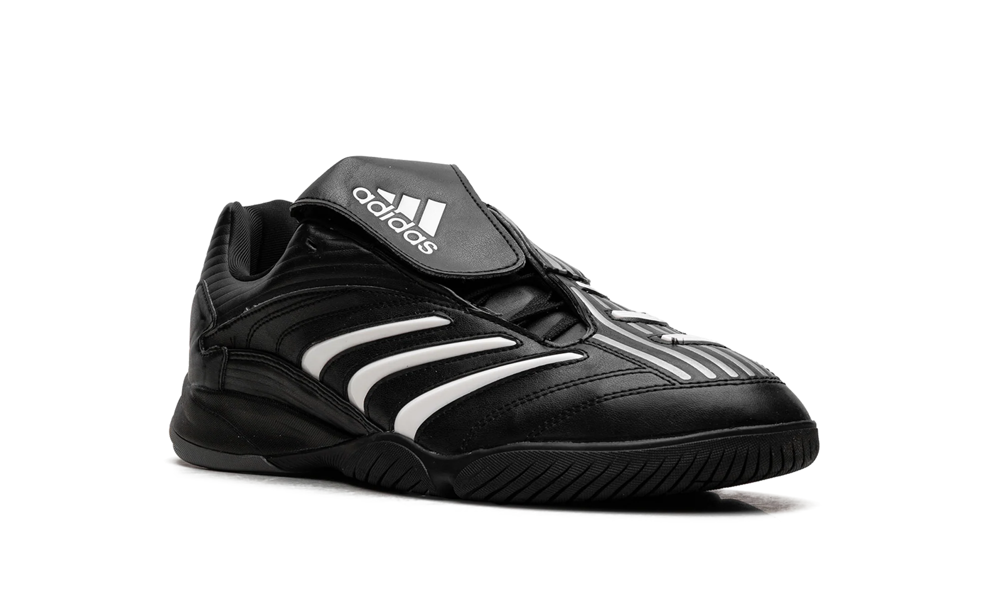 Predator Sala "Black Zero Metallic" JQ3916