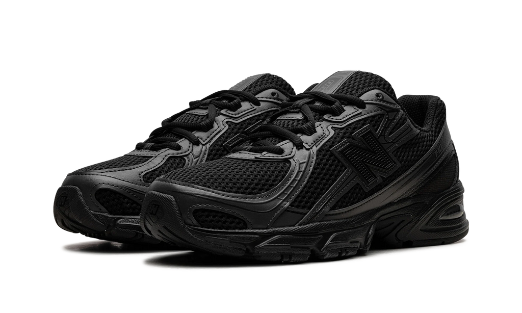 740 "Triple Black" U740BO2
