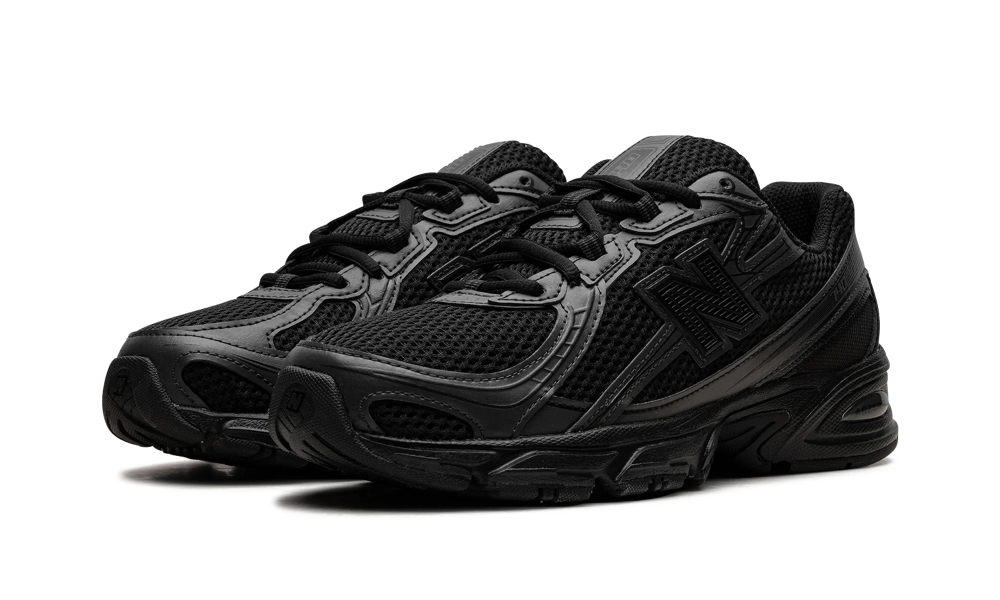 740 "Triple Black" U740BO2