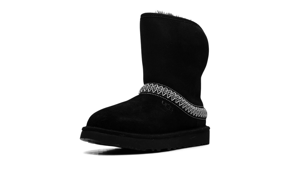 Classic Short Crescent Boot WMNS "Black" 1161770 BLK