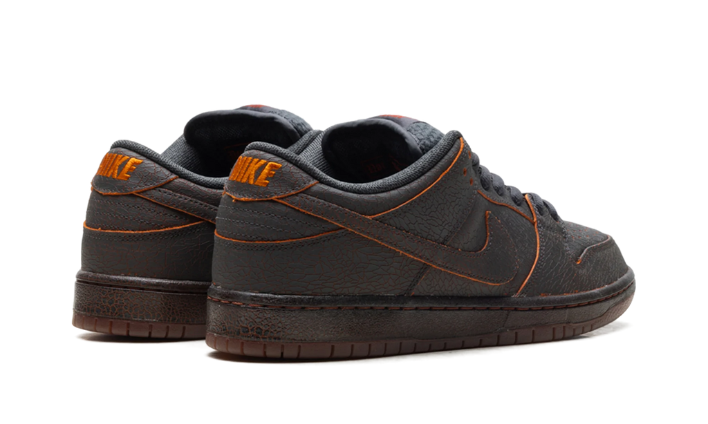 Dunk SB Low "Krampus" HV1668 001