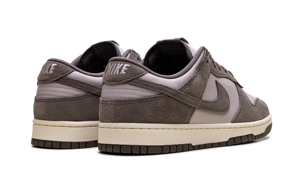 Dunk Low SE "Platinum Violet" FQ8249 001