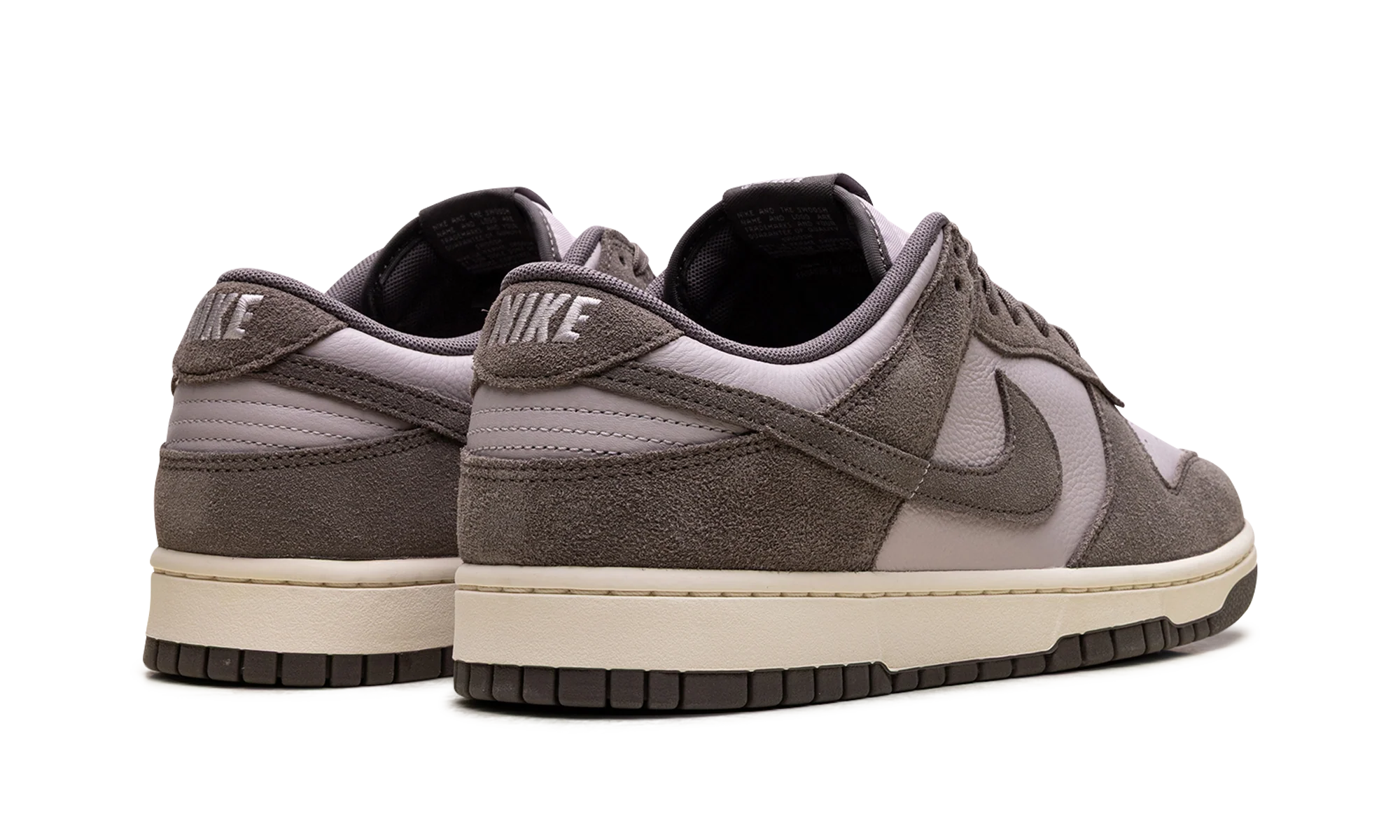 Dunk Low SE "Platinum Violet" FQ8249 001