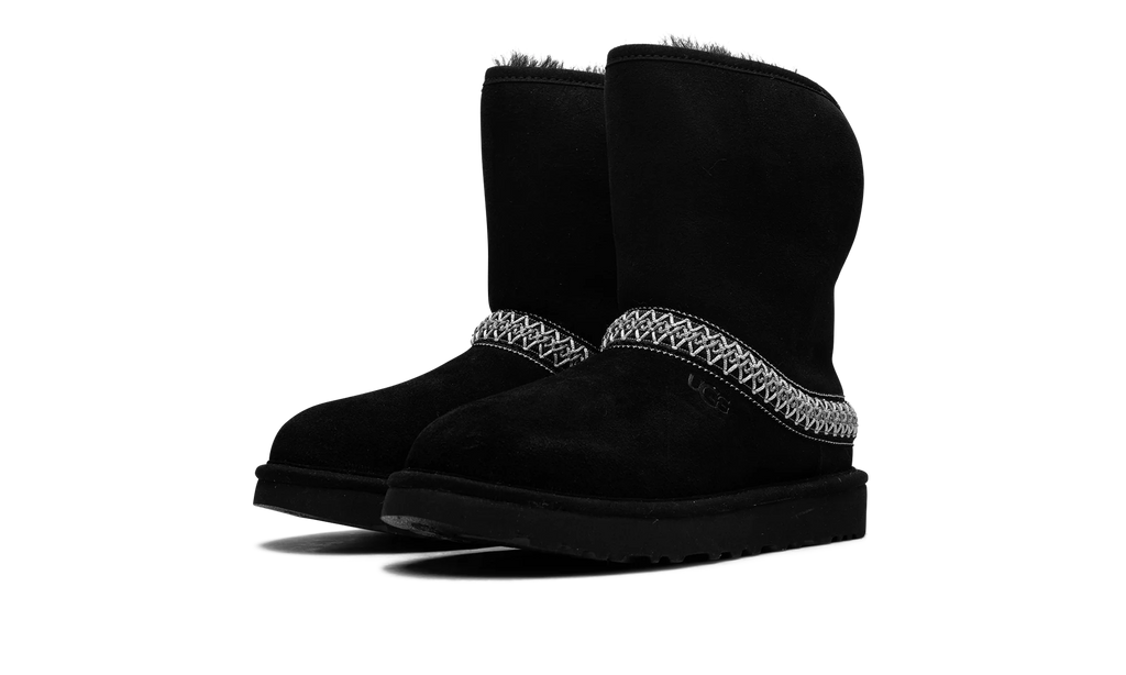 Classic Short Crescent Boot WMNS "Black" 1161770 BLK
