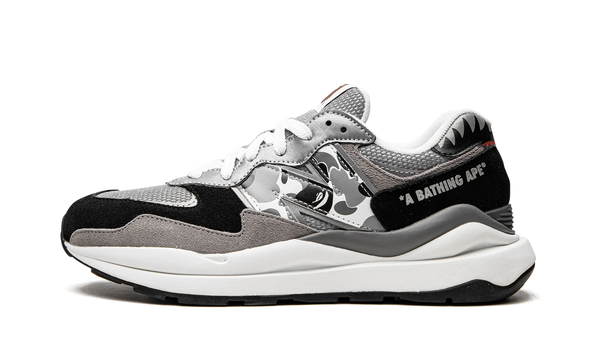 57/40 "Bape x New Balance" M5740BAP