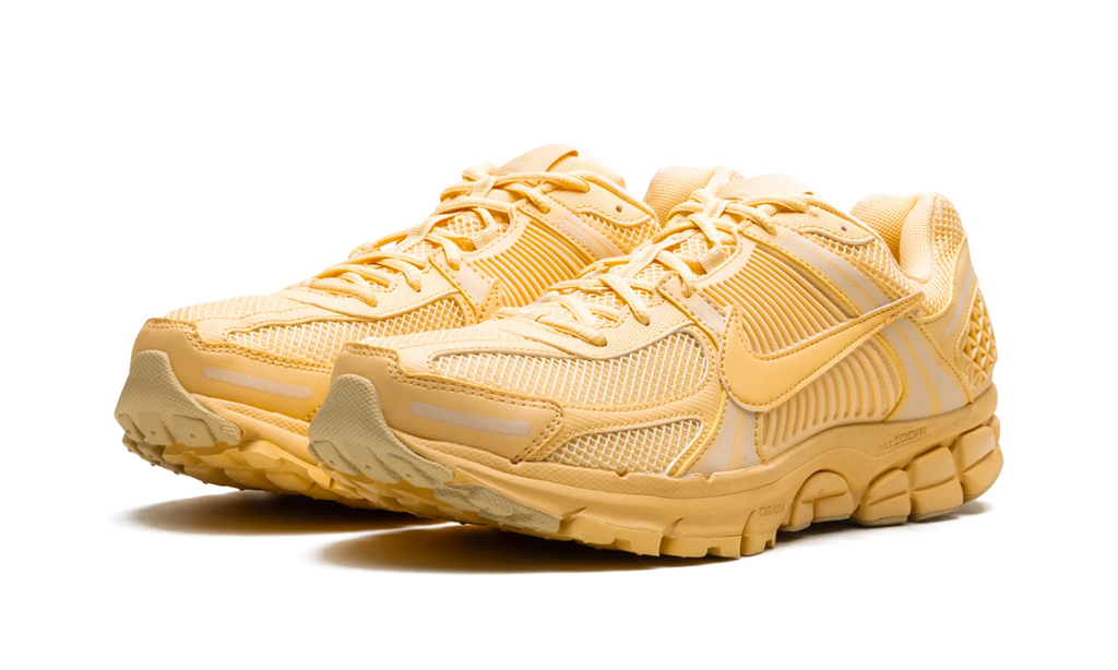 Zoom Vomero 5 "Celestial Gold" HF5493 200