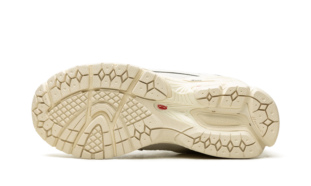 1906R "Angora/Sea Salt/Shadow Red" U19066KA