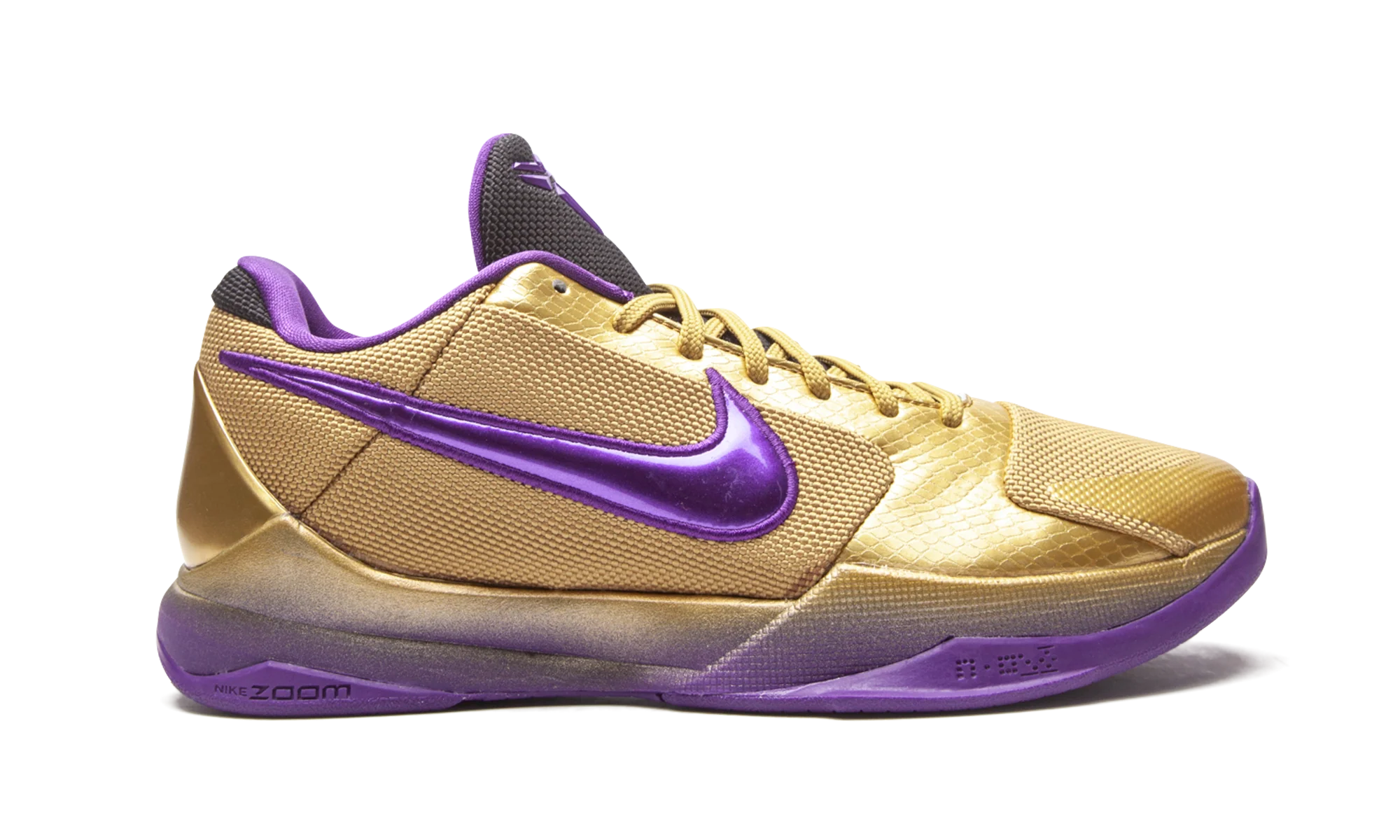 Kobe 5 Protro "Undefeated - Hall of Fame" DA6809 700