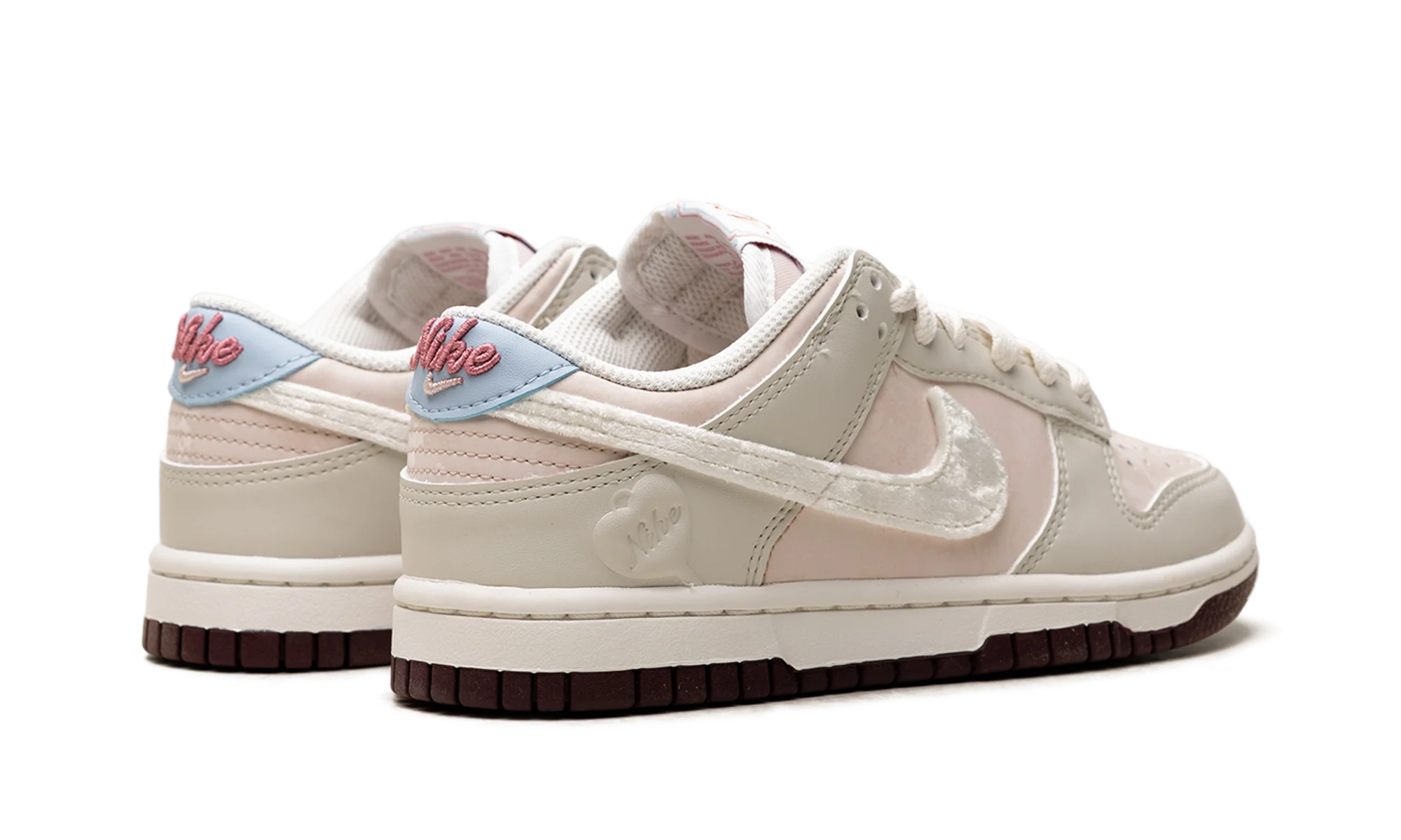 Nike Dunk Low WMNS "Valentine's Day" IQ1145 610