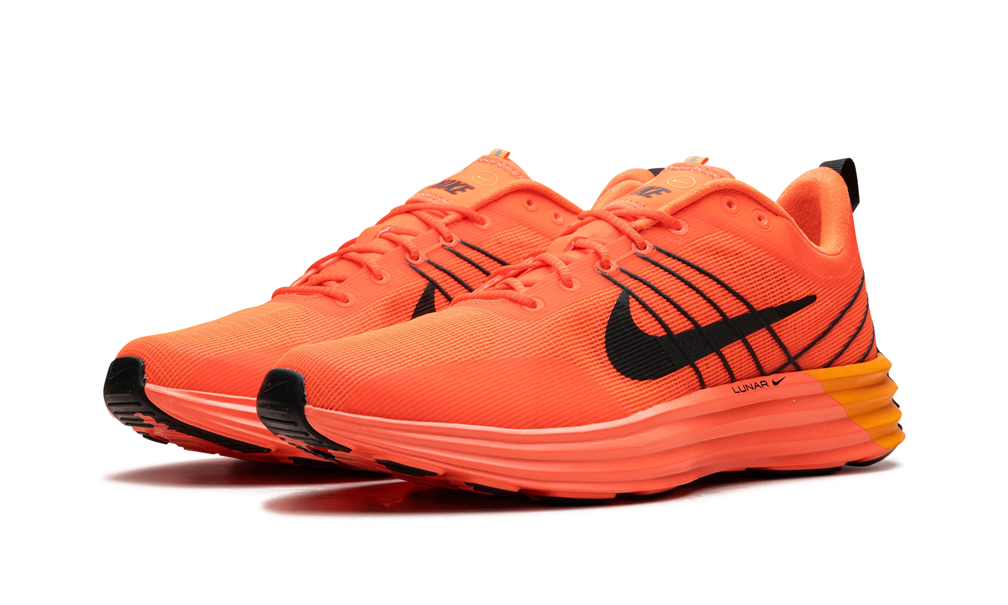 Lunar Roam "Hyper Crimson" HJ9145 809