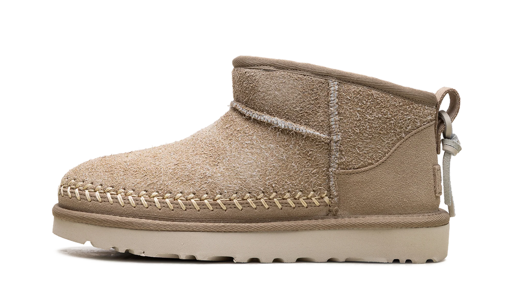Classic Ultra Mini Biarritz Boot WMNS "Mustard Seed" 1171538 MDSD