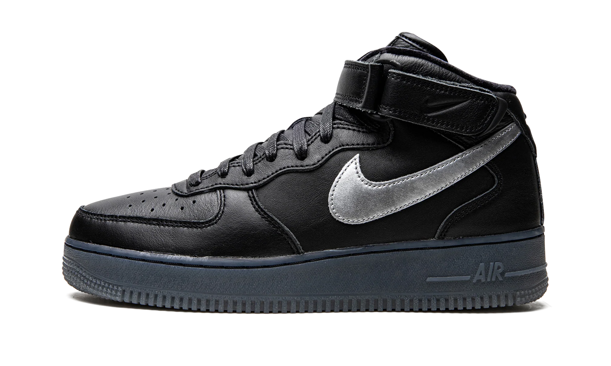 Air Force 1 Mid "Black / Metallic Silver" DX3061 001