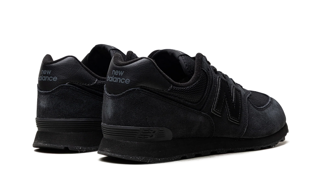 574 GS "Triple Black" GC574EVE