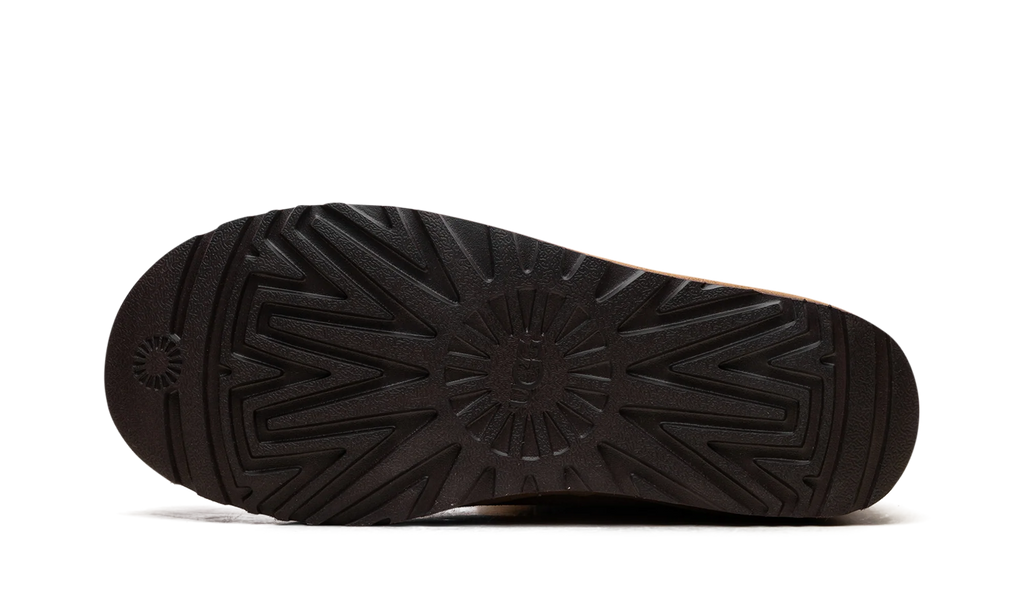 Classic Short Crescent Boot WMNS "Chestnut" 1161770 CHE