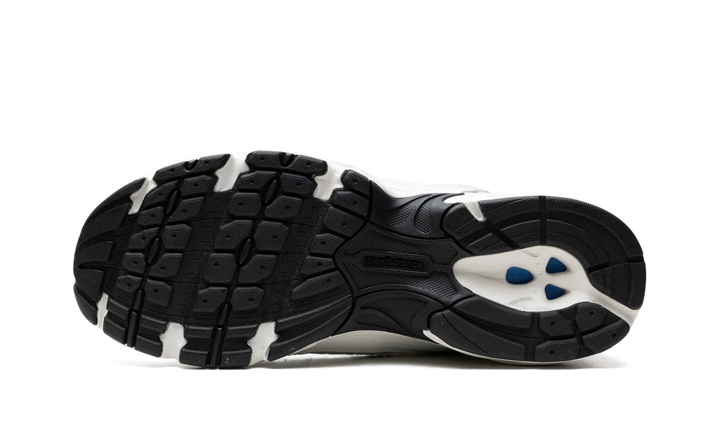530 "White / Blue" MR530ZO