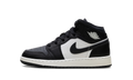 Jordan 1 Mid GS "Off Noir Toe" DQ8423 010