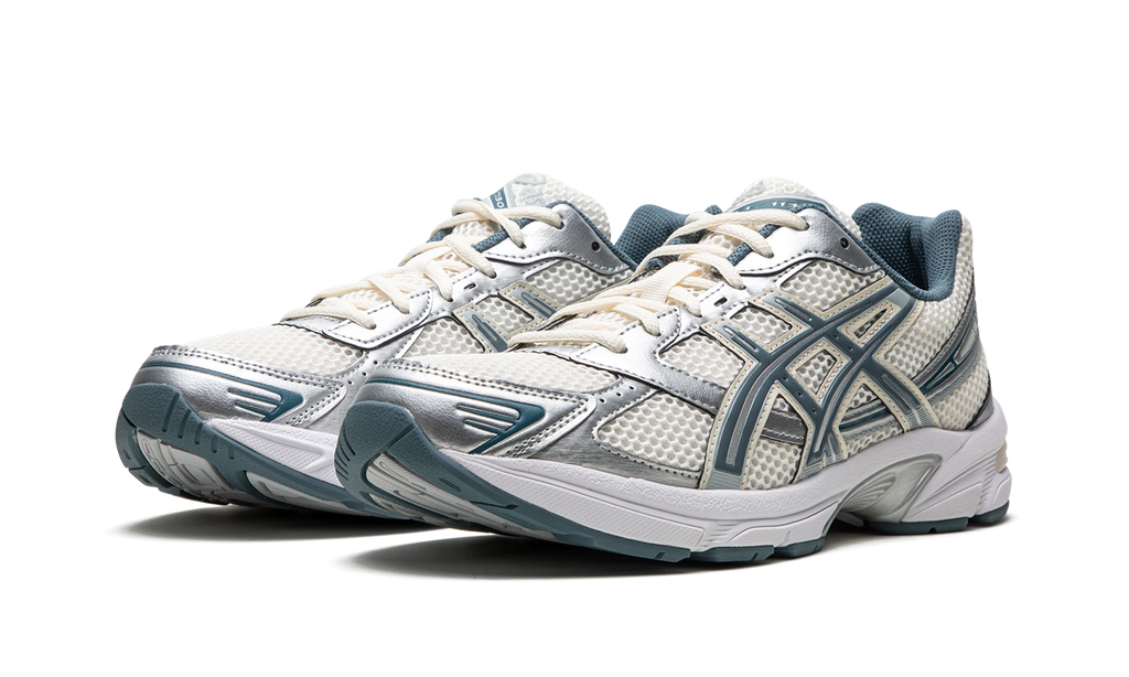 Gel-1130 "Cream / Ironclad" 1201A256 115