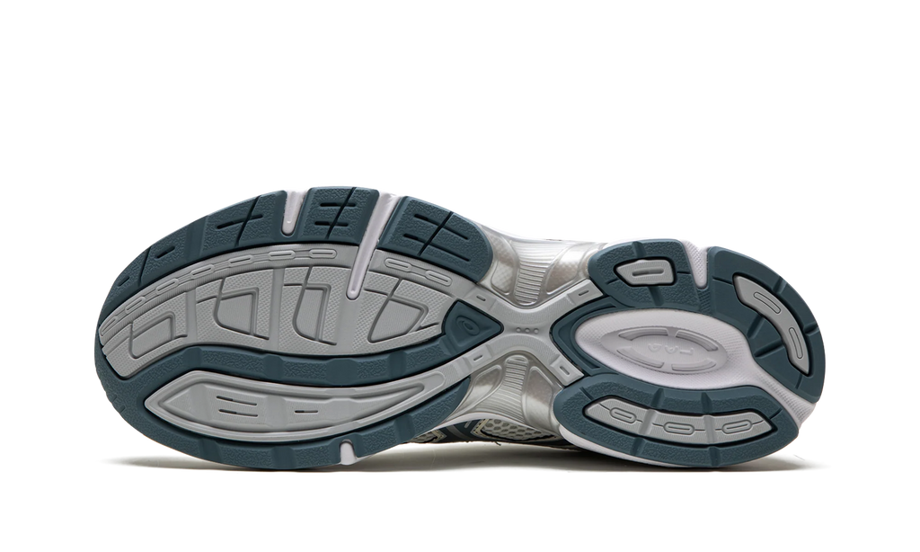 Gel-1130 "Cream / Ironclad" 1201A256 115