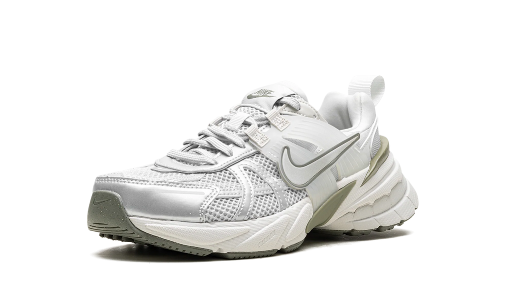 V2K Run WMNS "Photon Dust Light Silver" FD0736 006