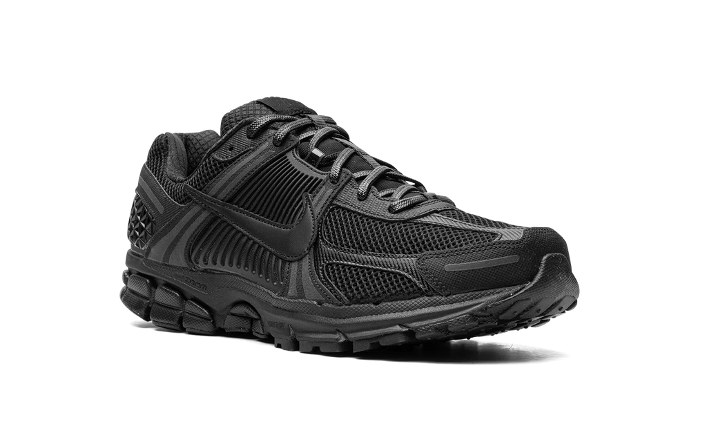 Zoom Vomero 5 "Triple Black" BV1358 003