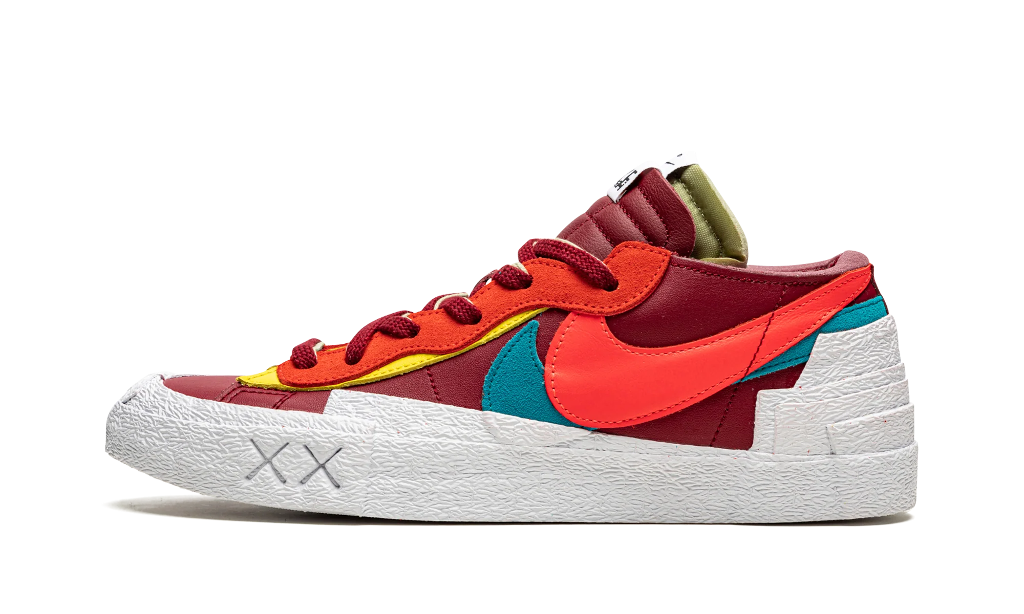 Blazer Low "Sacai - Kaws Red" DM7901 600