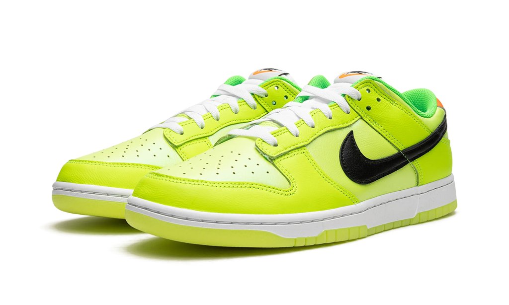 Dunk Low "Glow in the Dark" FJ4610 702