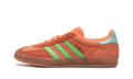 Gazelle Indoor WMNS "Solar Orange" JQ0193
