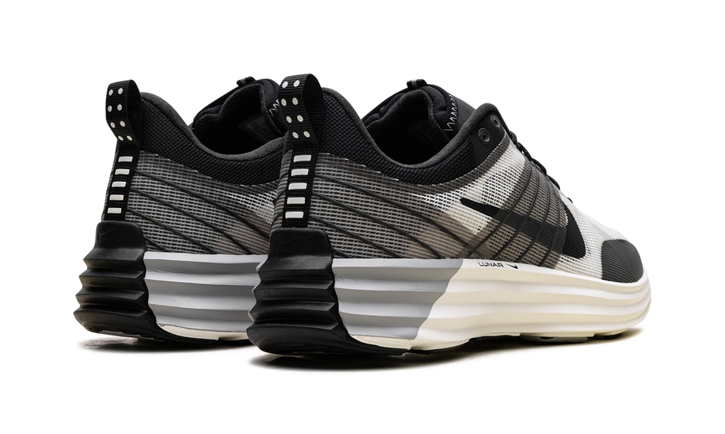 Lunar Roam "Summit White Black" DV2440 102