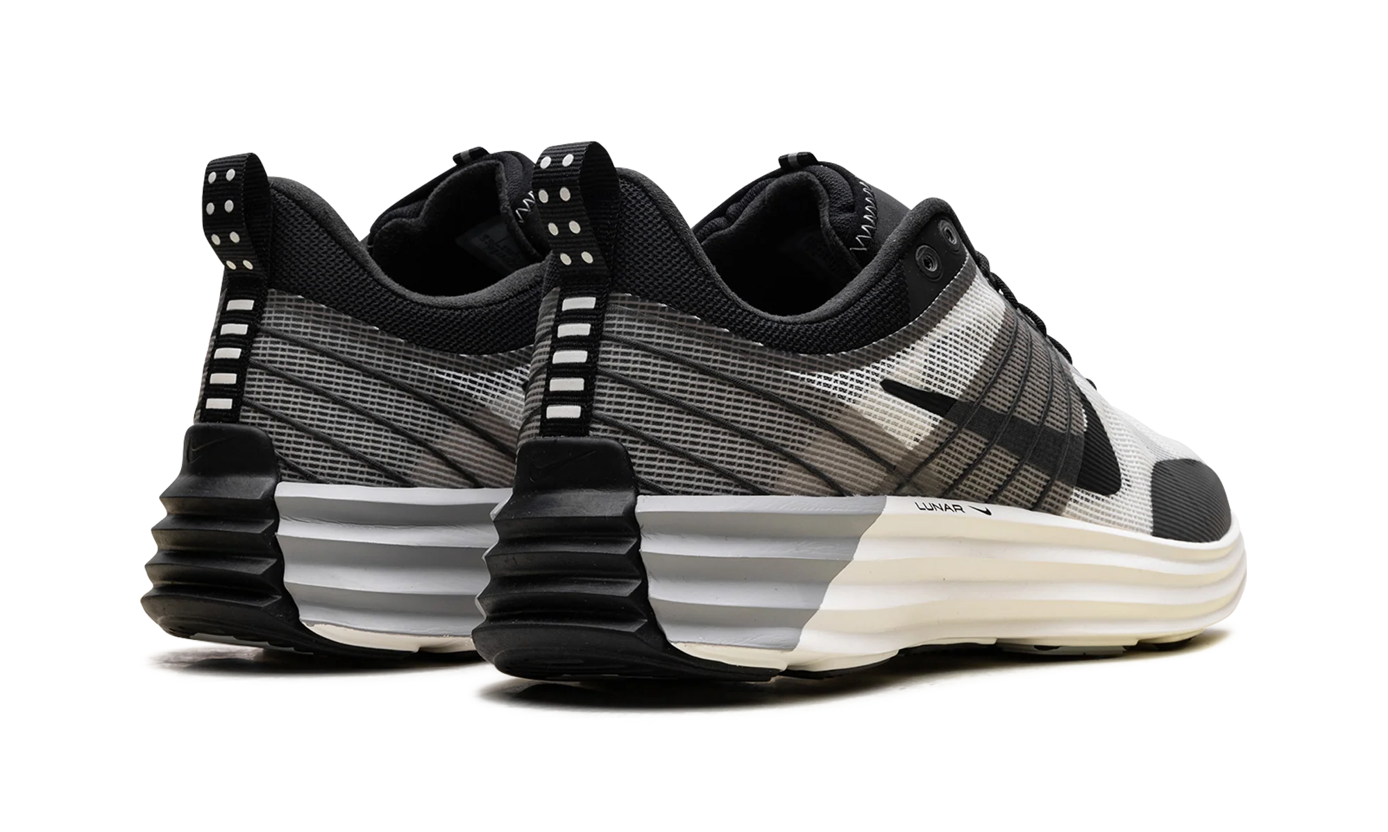 Lunar Roam "Summit White Black" DV2440 102