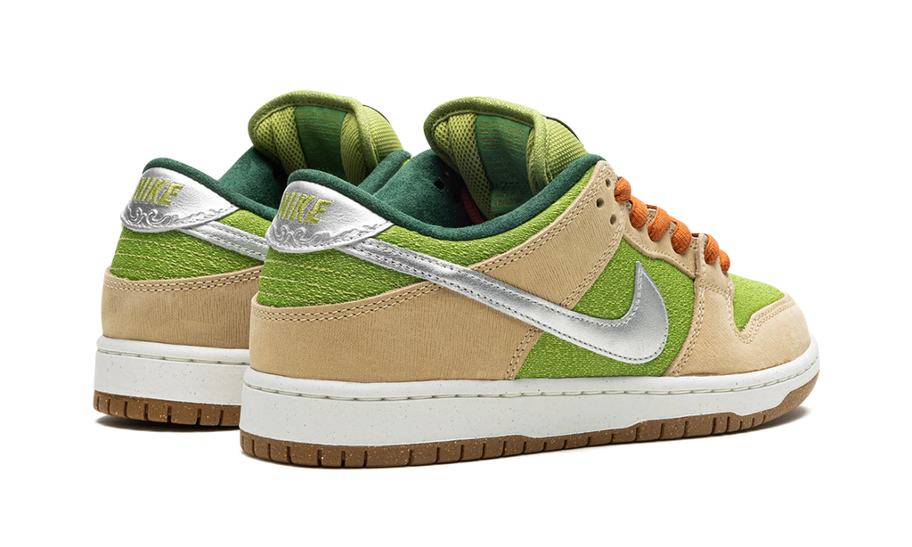 SB Dunk Low "Escargot" FQ7585 200