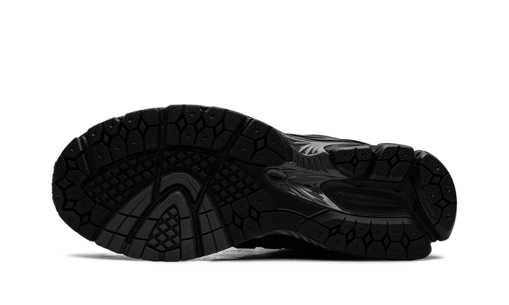 1906R "Triple Black" U1906RJB