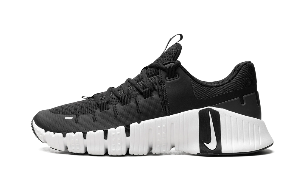 Free Metcon 5 "Black / White" DV3949 001