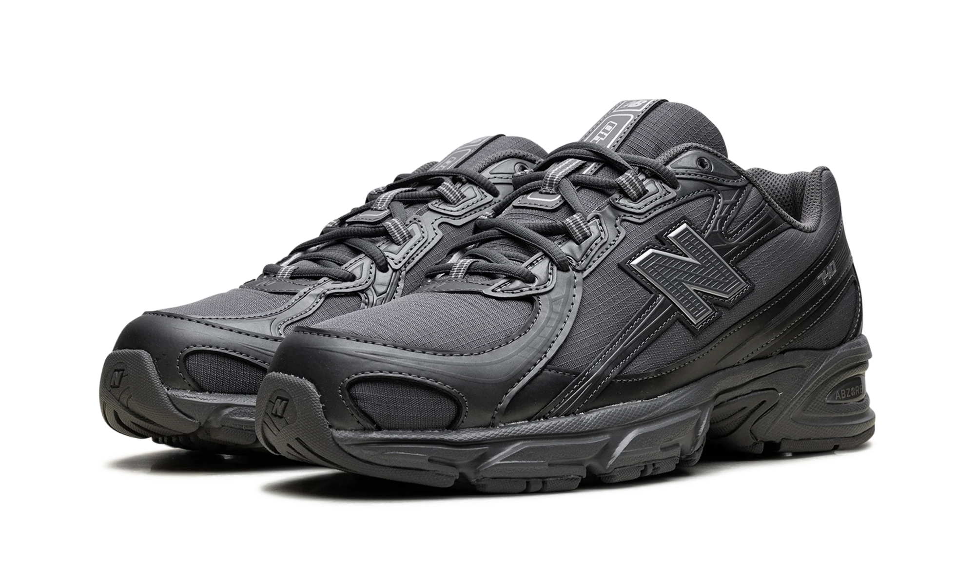 740 "Castlerock Silver Metallic" U740SS2