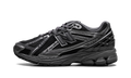 1906R "Phantom Dark Grey Metallic Silver" M1906RES