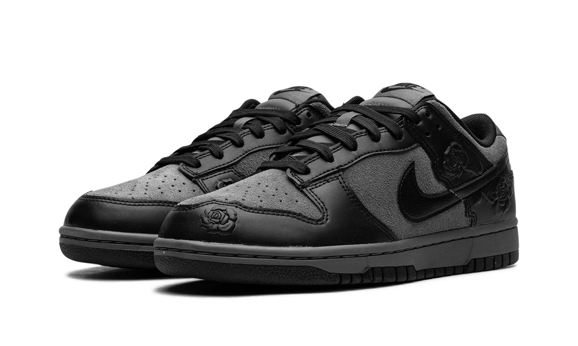 Dunk Low WMNS "Black Roses" HF1986 001