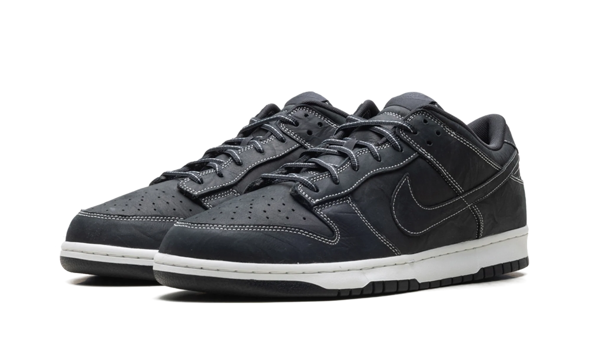 Dunk Low "Off-Noir / Summit White" IO4550 001