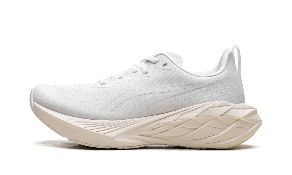 Novablast 4 "White / White" 1011B693 102